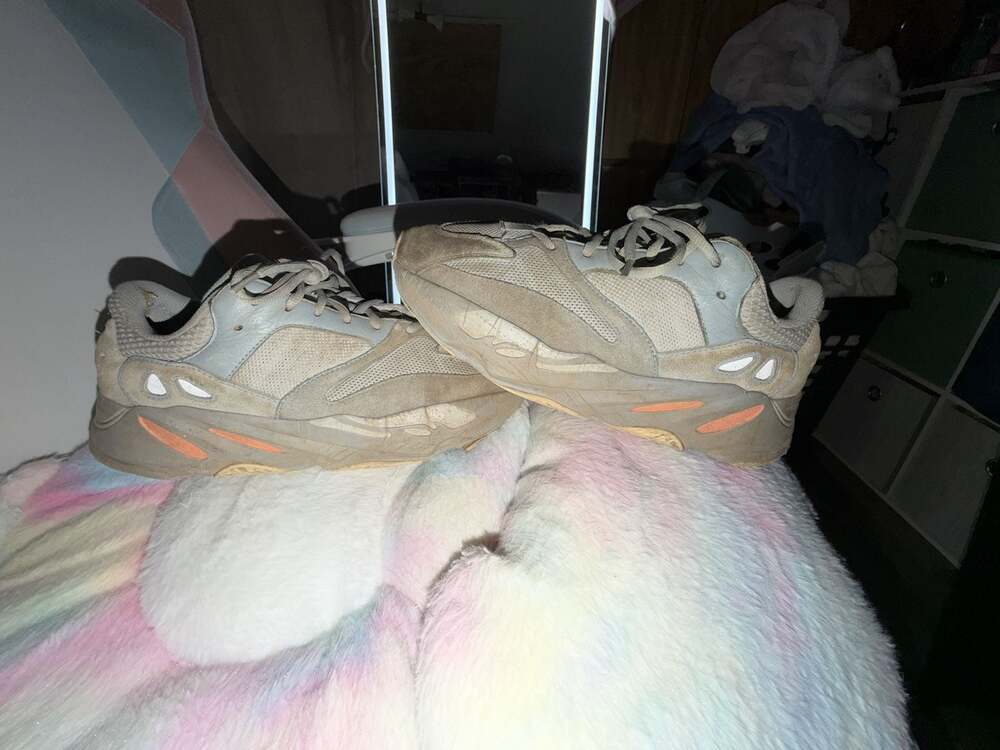 Adidas Yeezy Boost 700 Inertia Size 9.5